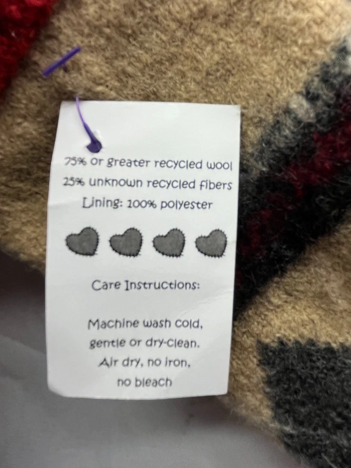 Suéteres reciclados The Crafty Penguin únicos hechos a mano con mano mano mano mano mano con etiquetas Foto 4 de 4