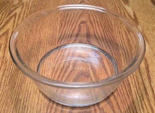 Pyrex Flat Bottom Fancy Clear Round Mixing Serving Bowl 1.2 Liter #8201 5 Cups