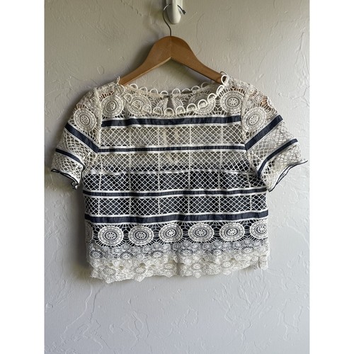 Elie Tahari Carline White Blue Chambray Crochet Lace Cropped Top Short Sleeve Si - Picture 3 of 9