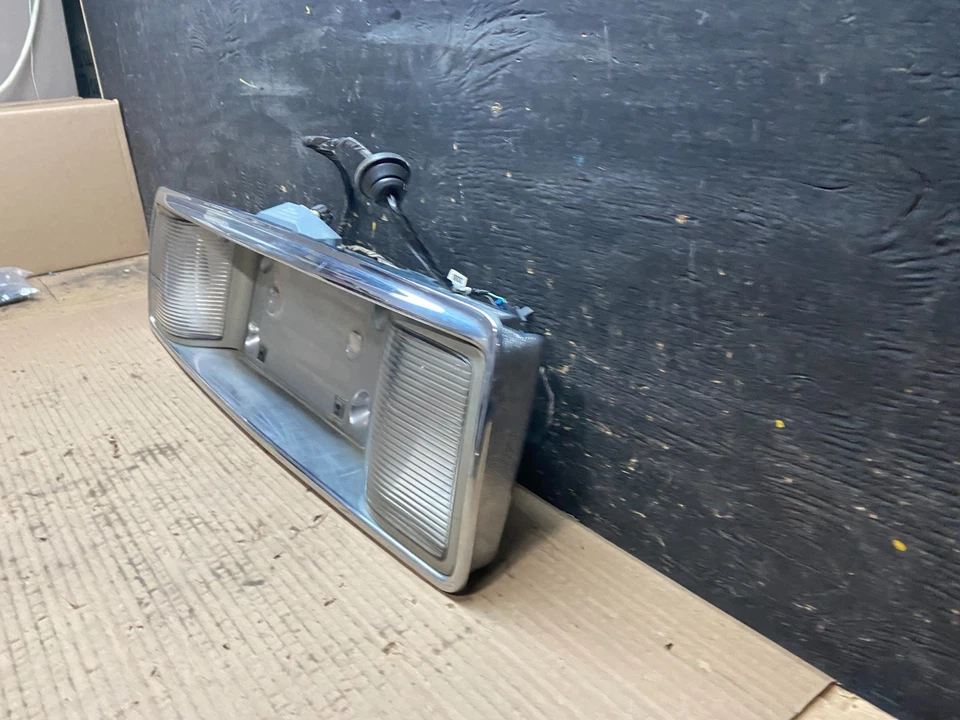 Cadillac DeVille 1994-1999 maletero trasero respaldo matrícula panel de luz v2498 DG Foto 2 de 4