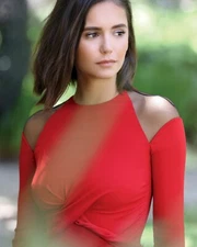 NINA DOBREV 8x10 PHOTO *