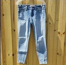 AMO Twist Sweet Cheeks Skinny Distressed Denim Blue Jeans Size‎ 26
