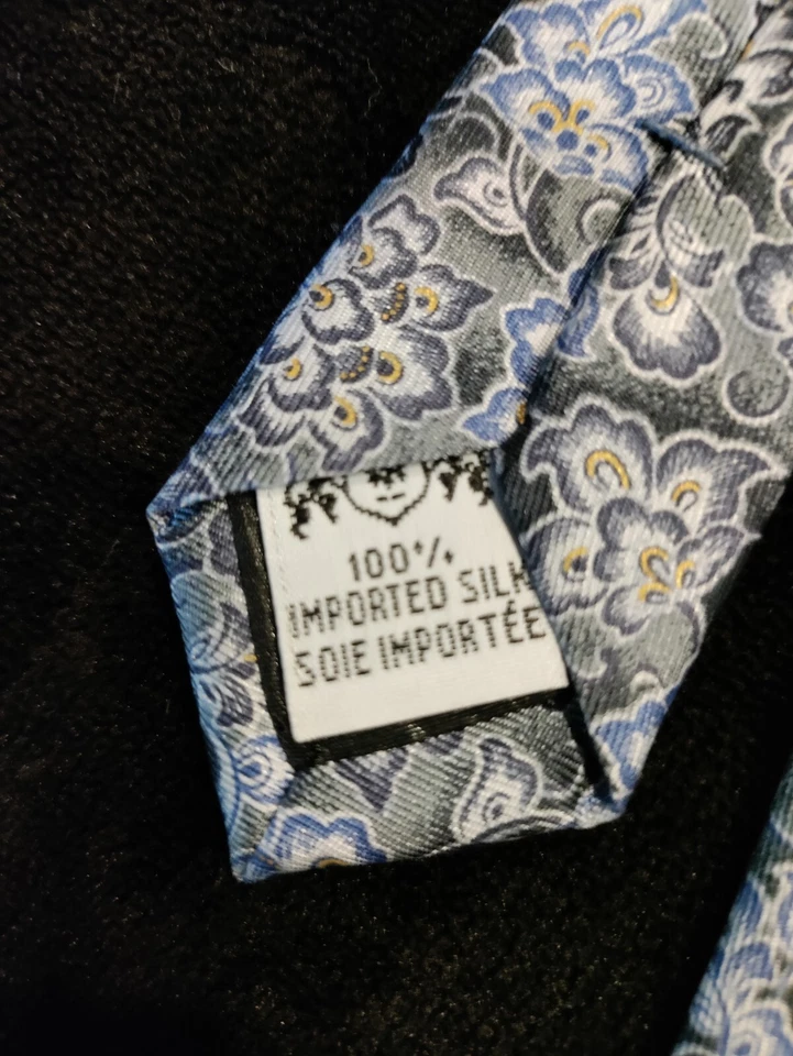 Museo Metropolitano de Arte Gris y Azul Floral Tinte de Seda para Hombre Foto 4 de 4