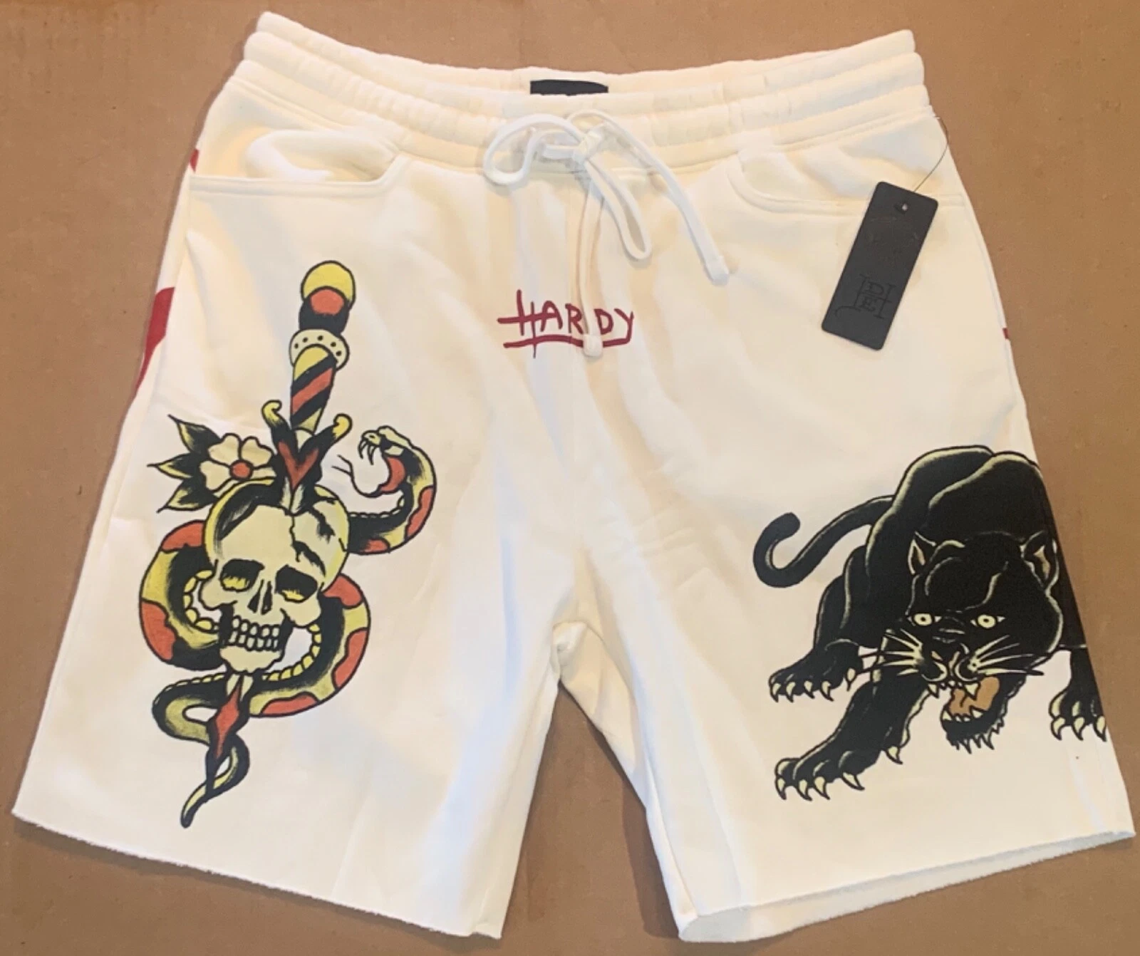 NWT ED HARDY OFF WHITE FLEECE TATTOO SKULL SNAKE PANTHER SWEAT SHORTS SIZE M