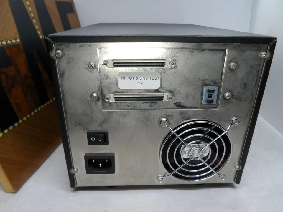 Quantum DDS5 DAT72 72/6 External Autoloader Drive CDL432LWEF TD8200-801 - Image 3 of 4