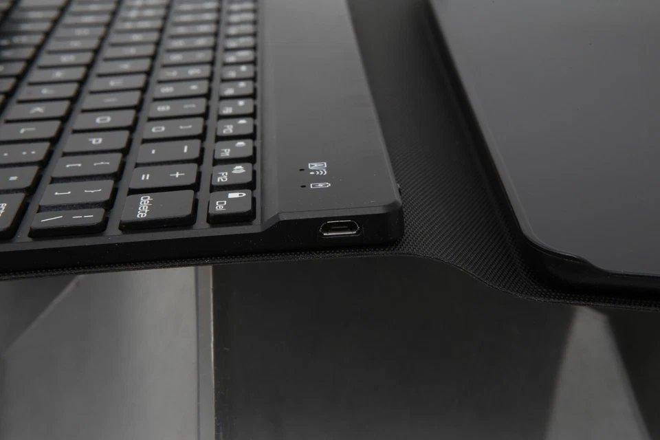 Estuche de teclado portafolio desmontable Yekbee Ultimate negro KB16S097BLK. H42 Foto 4 de 4