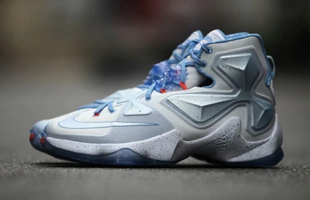 Lebron 13 xmas hotsell