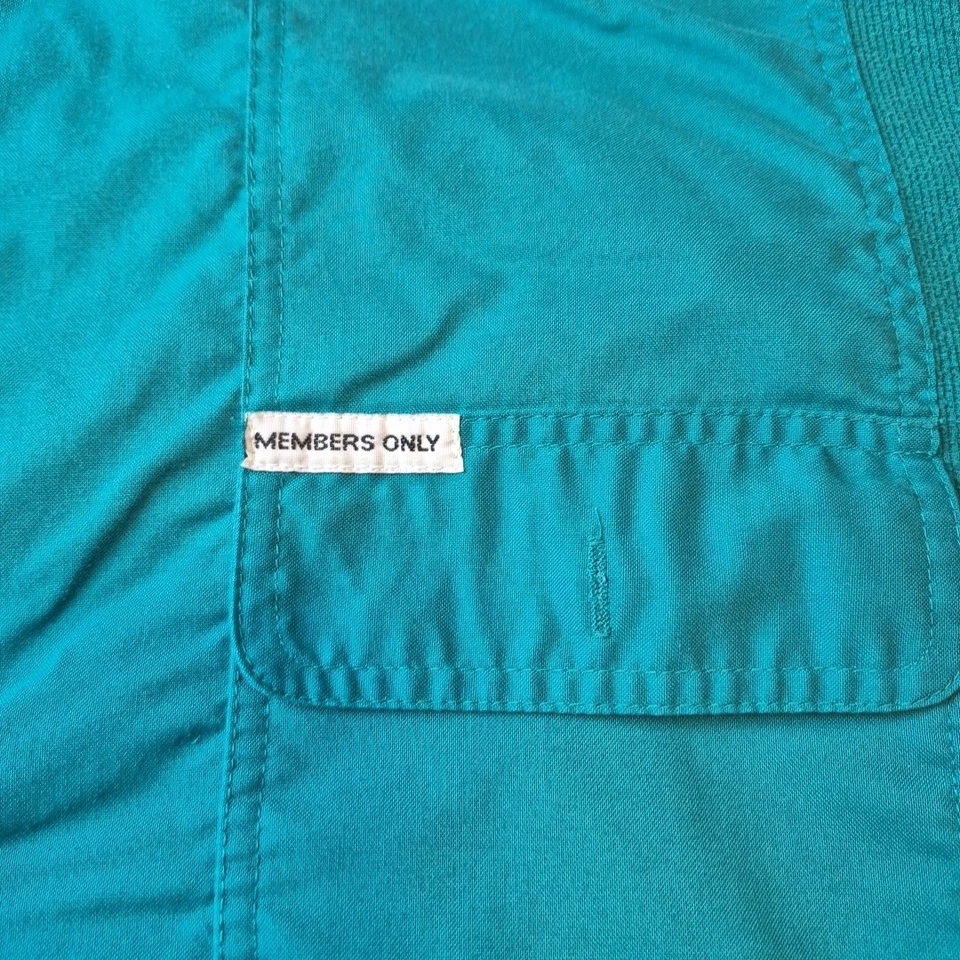 Camisa polo manga corta solo para miembros de 4 botones verde azulado cintura con bandas para hombre bolsillos en L Foto 3 de 4