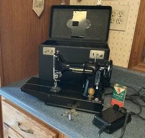 Vintage 1957 SINGER 221 Featherweight Sewing Machine, Case, & Attachments