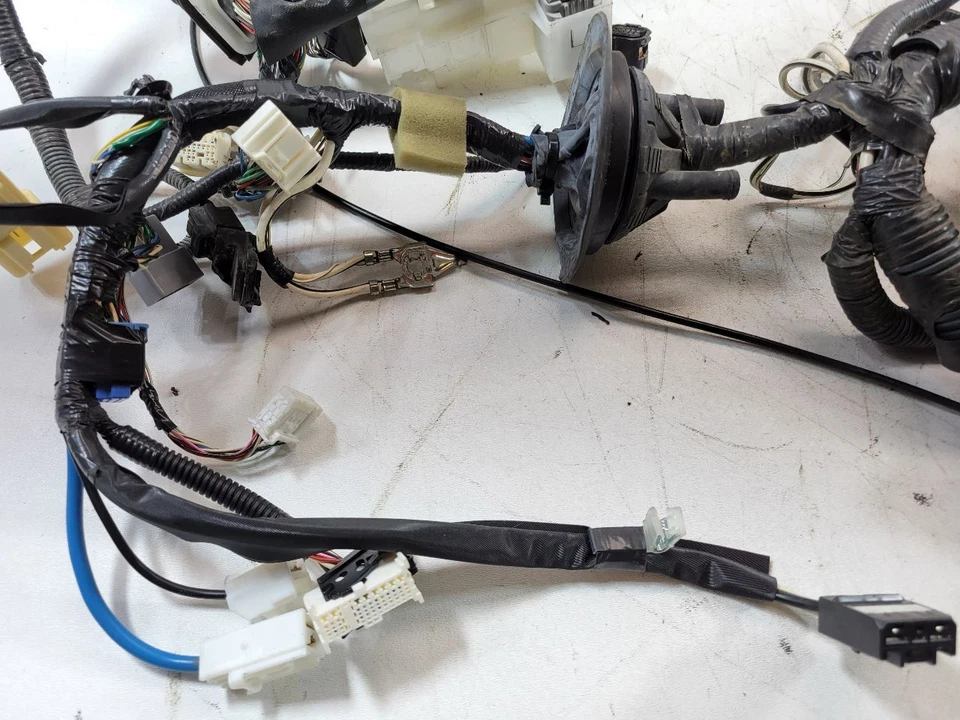 Arnés de cables para sala de motores Lexus GS350 2013 2014 2015 OEM 82112-30G60 Foto 4 de 4
