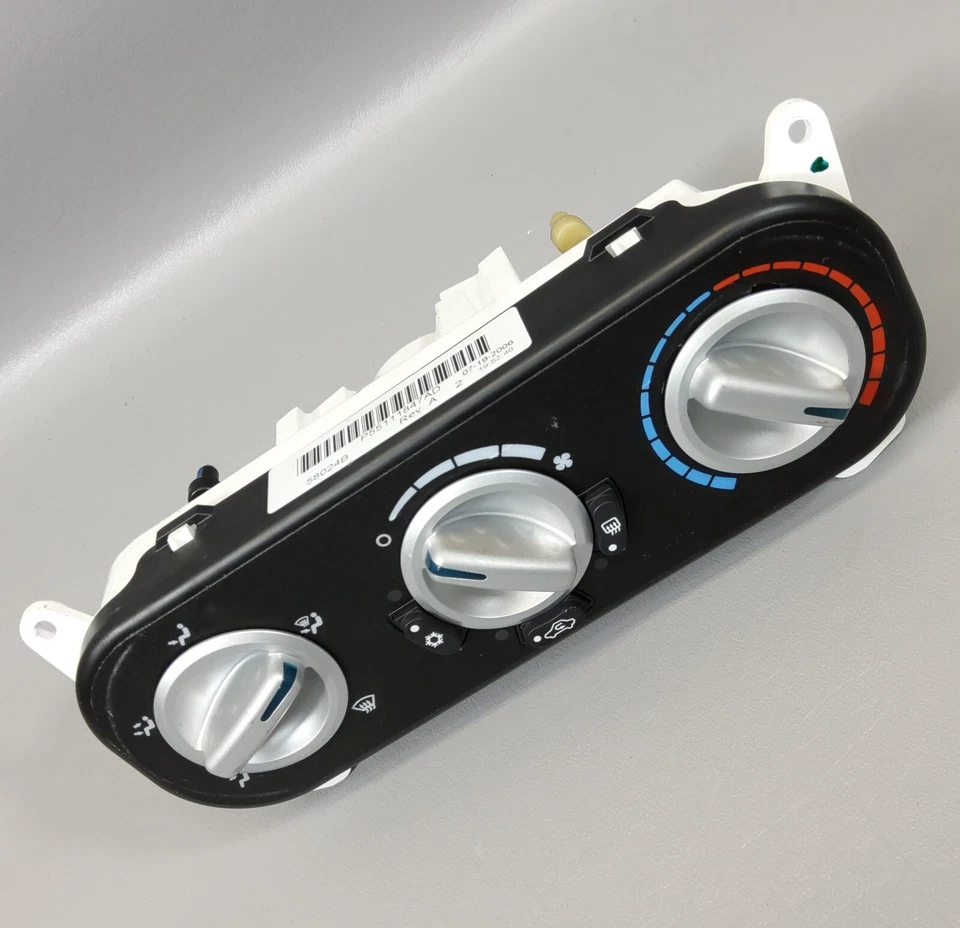 Control de calefacción de CA de climatización de montaje en tablero para Jeep Patriot calibre 07-09 Foto 2 de 4