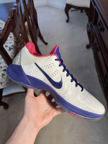 Talla 12.5 - Kobe 5 Protro Kay Yow Blanco/Rosa/Púrpura CW2210-100 Raro - Imagen 9 de 12