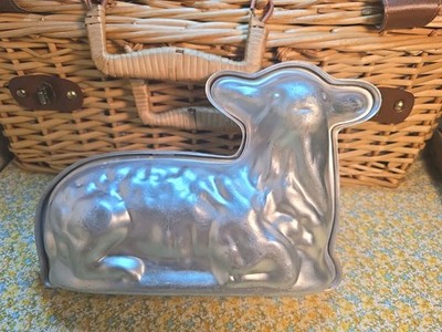 VTG Aluminum Easter Stand Up 3D Sheep Lamb Cake Nordic Ware Mold Baking Pan 2pc