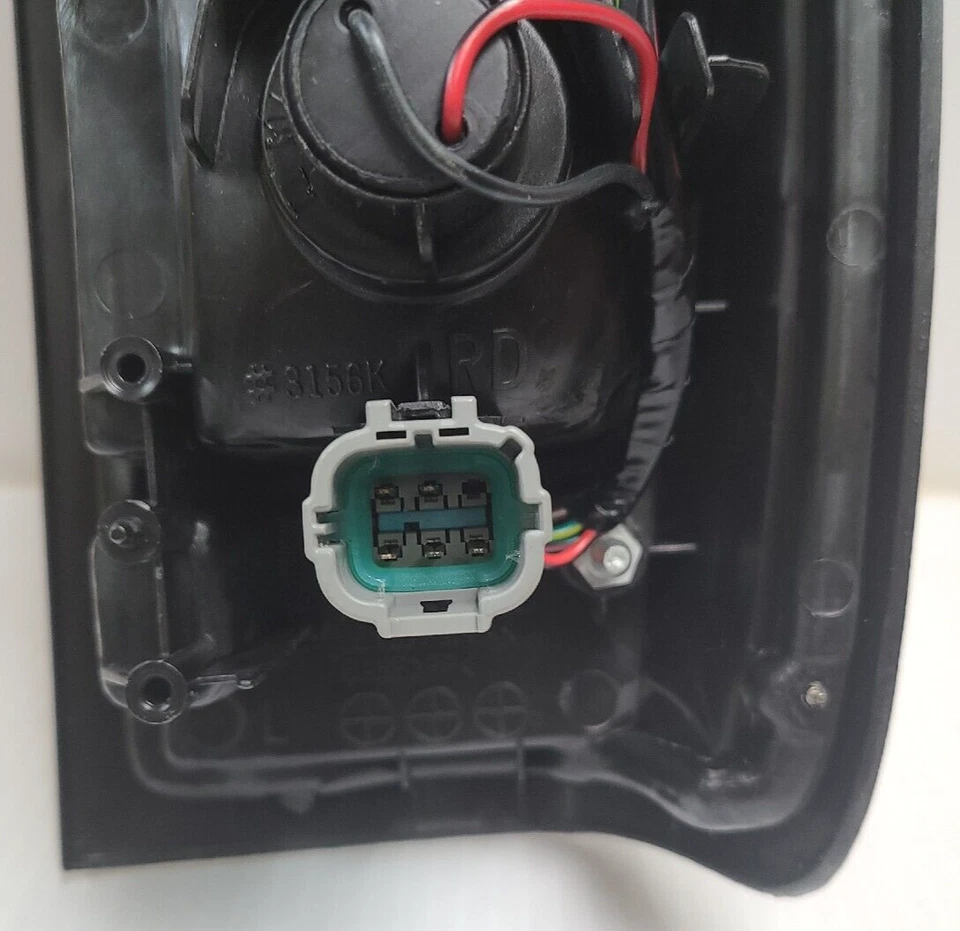 For 2000-2003 Nissan Frontier Taillight LT Driver Side NI2800141 TYC Certified - Image 3 of 4