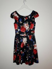 REVIEW DRESS SIZE 8 BLACK FLORAL SHIFT SLEEVELESS SUMMER DARK J660