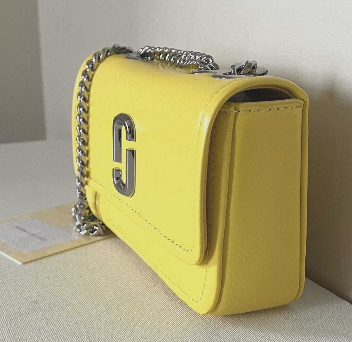 【Marc Jacobs】The Glamshot Phone Crossbody Bag Marc Jacobs The Glamshot Phone Crossbody Bag | Nordstromrack