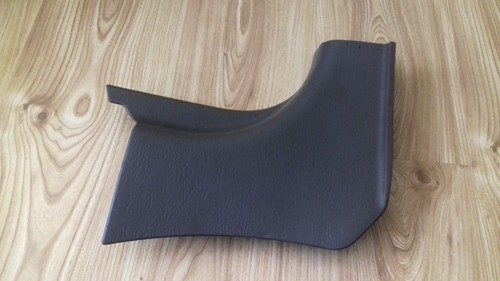CHRYSLER PT CRUISER KICK PANEL TRIM RIGHT PASSENGER SIDE