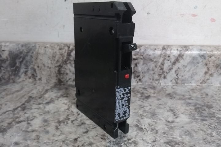 Siemens HED41B025 277VAC 125VDC 25 Amps Single Pole Molded Case Circuit Breaker