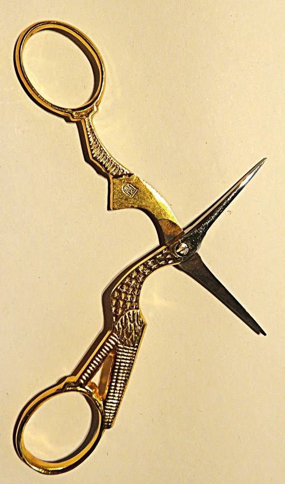 Set "Stickschere/Storchschere, HKW gepunzt + Fingerhut, beide Stahl vergoldet" - Bild 4 von 4