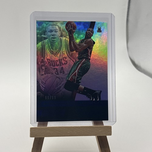Giannis Antetokounmpo [Bonus Shots Blue] #80 2014 Panini Prestige card