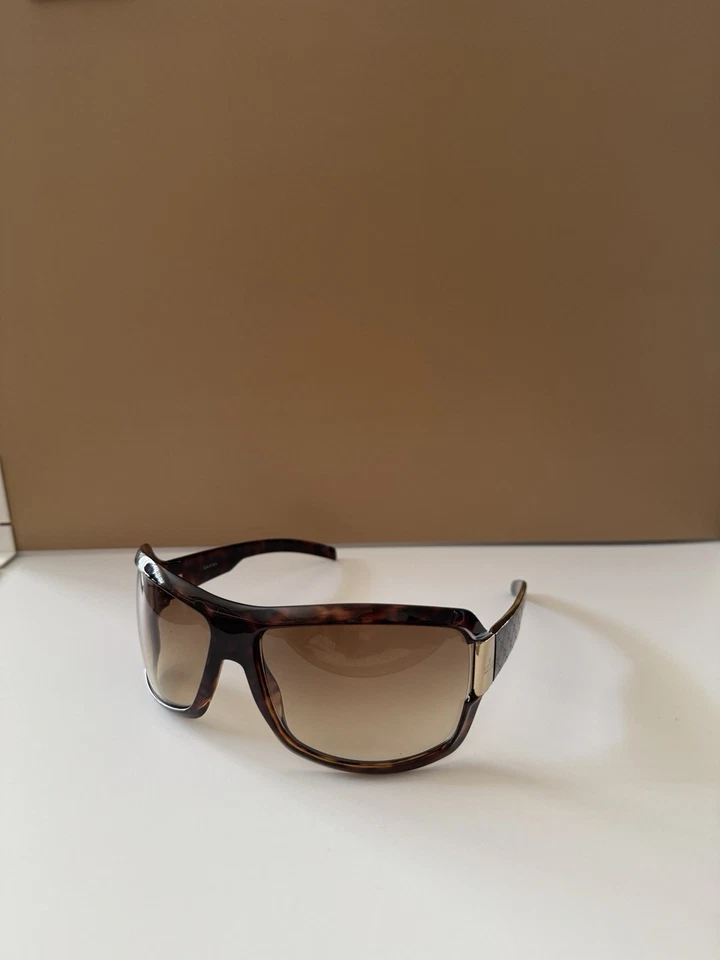 Óculos de sol marrom GUCCI escudo de concha de tartaruga – Feito na Itália – Autêntico - Imagem 3 de 4