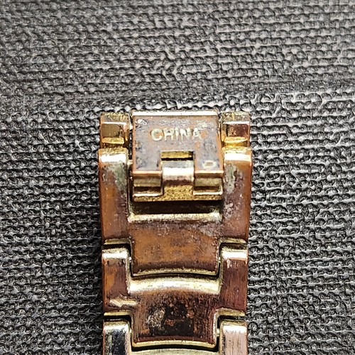 Women's Wrist Watch White Dial Round Gold-Tone Link Band - 第 13/17 張圖片