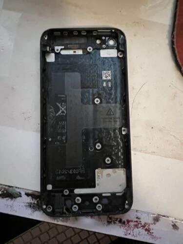 Металлические футляры, чехлы и обложки Apple для Apple iPhone 5