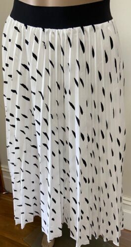 Country Road Pleated Midi Skirt size 12 Black & white lined elastic waist 70cm