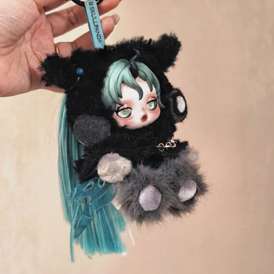 POP MART Skullpanda Queen Chrysalis Super Secret Plush Pendant My