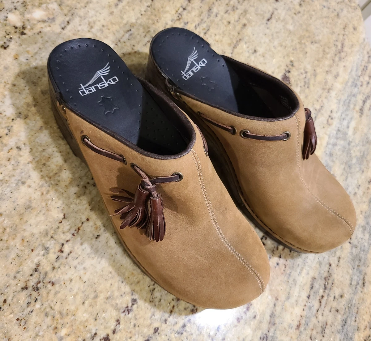 Tan dansko shop clogs