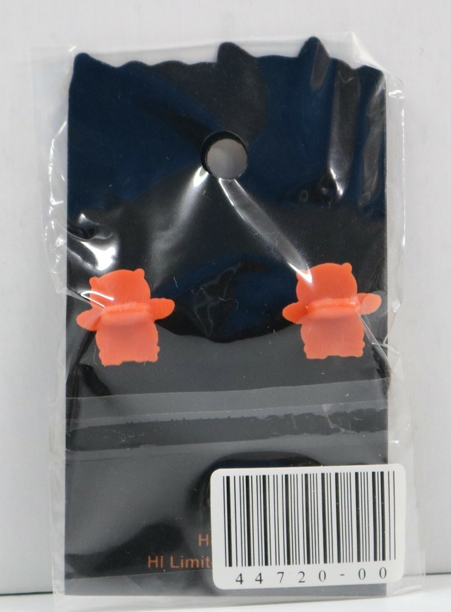 HOOTERS RESTAURANT UN OFFICIAL PIN COLLECTOR DREAM PIN MARK