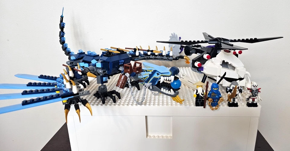 LEGO Ninjago Lightning Dragon 2521 con minifiguras de Jay DX Kruncha Wu Frakjaw Foto 2 de 4