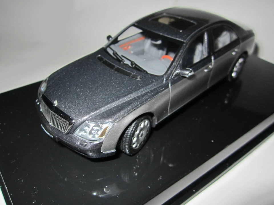 AA AutoArt 1/43 Maybach 57 SWB Model Car Himalaya grigio scuro/chiaro nuovo - Immagine 3 di 4