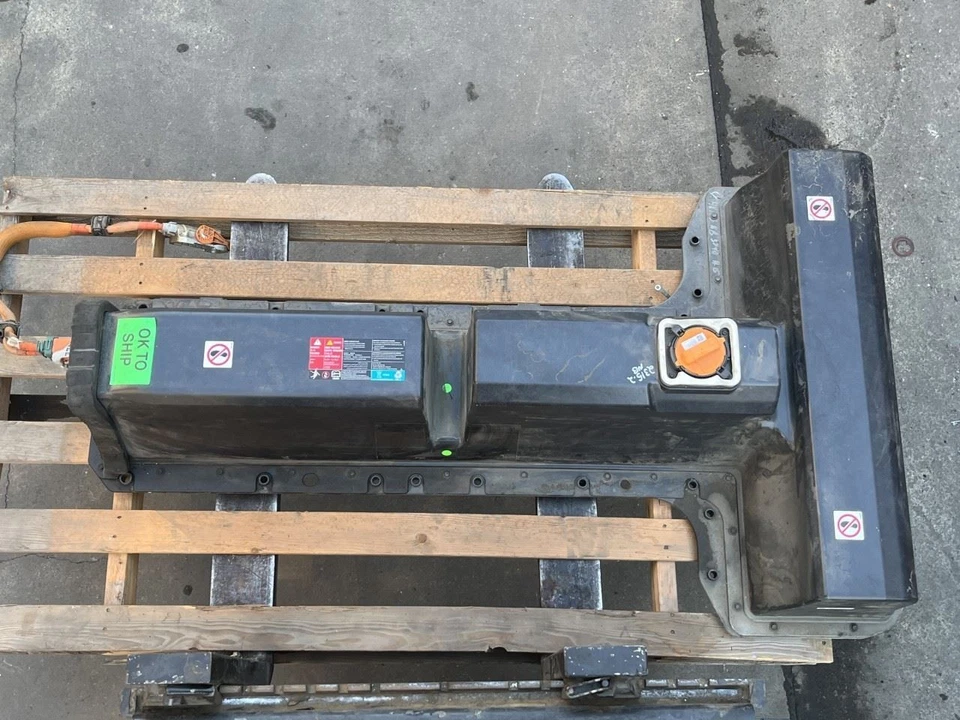 2017 CHEVROLET VOLT HYBRID BATTERY - Image 2 of 4