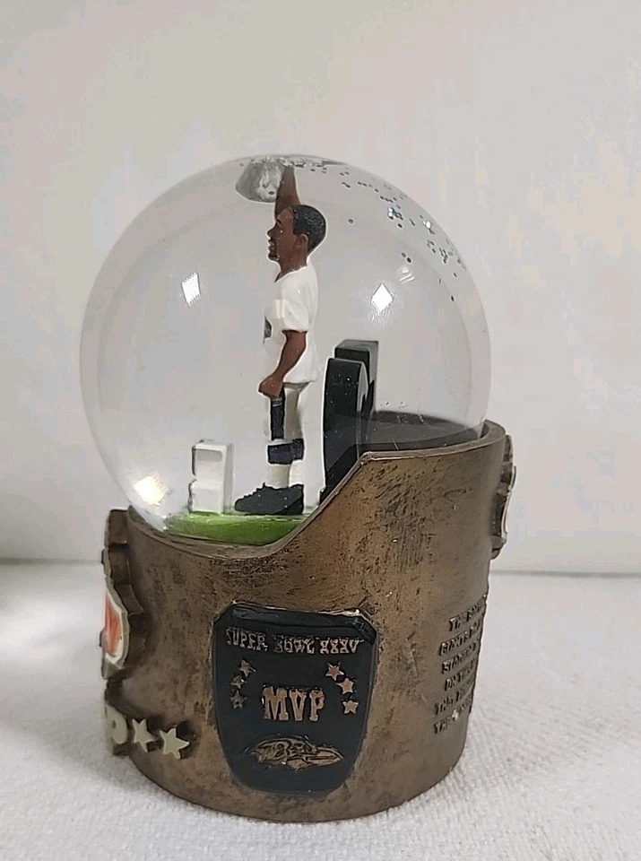 Globo de nieve Ray Lewis Super Bowl XXXV MVP de Forever Collectibles Foto 4 de 4