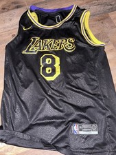 Ultimate Los Angeles Lakers Collector and Super Fan Gift Guide 52