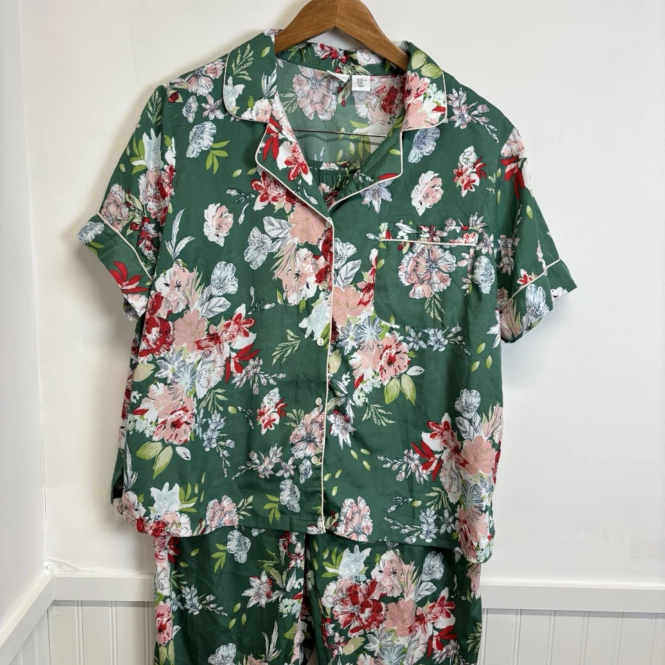 Women’s Cupcakes And Cashmere Floral 2pc Pajama Set Green Size 1XL 0328 - Image 2 of 4