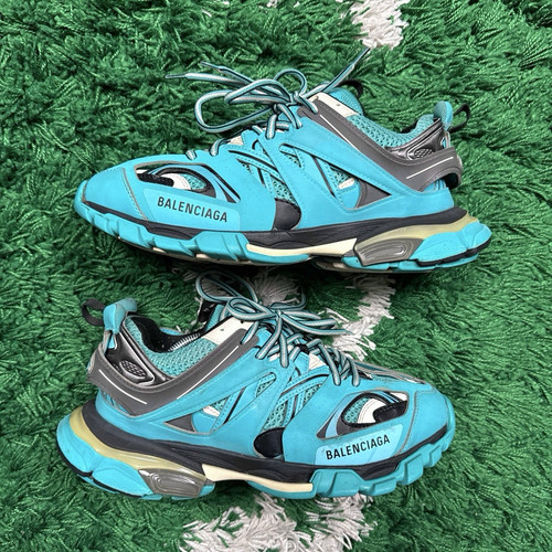 Balenciaga size 41 track - Gem Balenciaga size 41 track - Gem