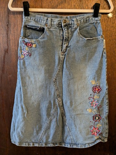 Lizzie McGuire Kids Size 14 Denim Skirt With Floral Embroidery - Picture 1 of 11