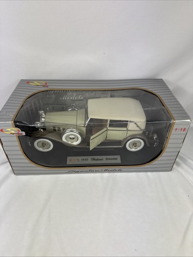 Signature Models 1:18 1930 Packard Brewster #18103 - Picture 17 of 19