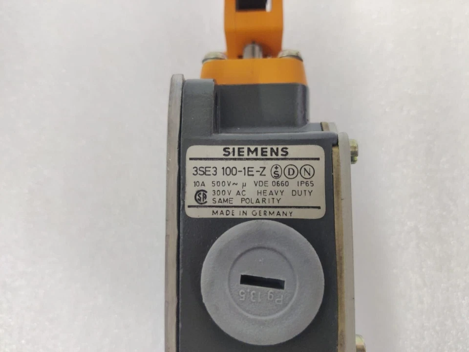 SIEMENS 3SE3 100-1E-Z LIMIT SWITCH - Image 4 of 4