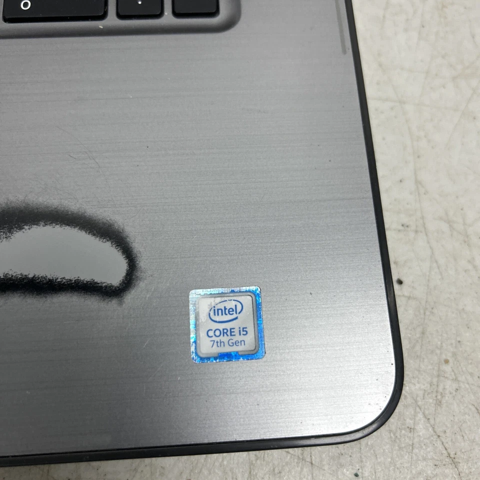 Dell Inspiron 5000 Series 5765 17.3" Laptop AMD Radeon R5 2.4GHz 8GB RAM 1TB HDD - Image 3 of 4