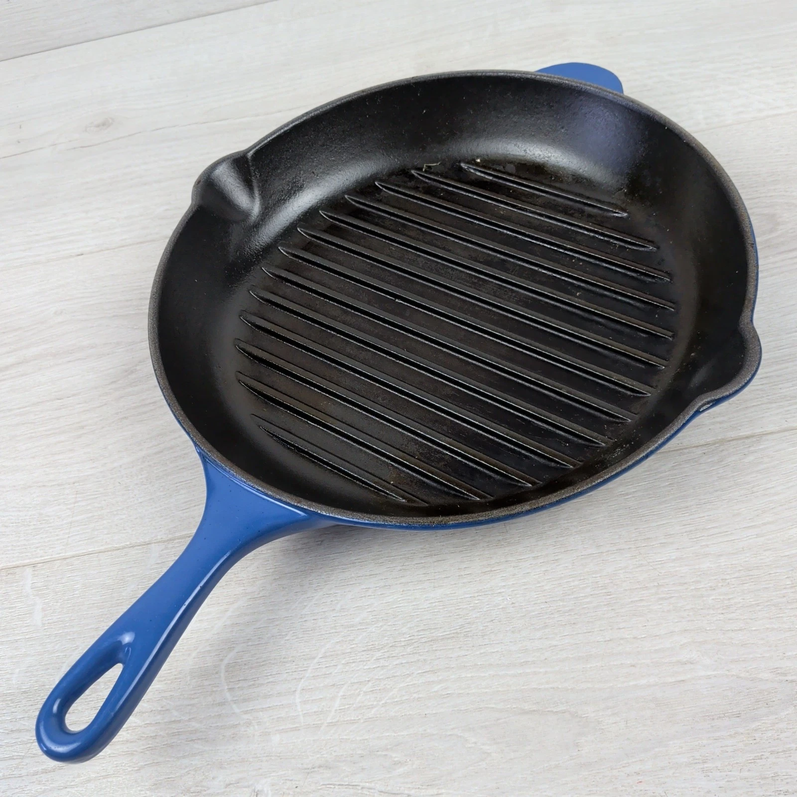 Le Creuset Cast Iron Round Skillet Griddle Pan 26cm Cobalt Blue Grill Pan