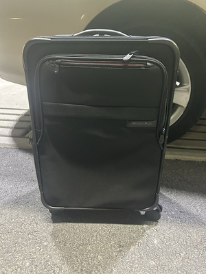 #ad Briggs and Riley Baseline Essential 22quot; Carry on Black $200.00