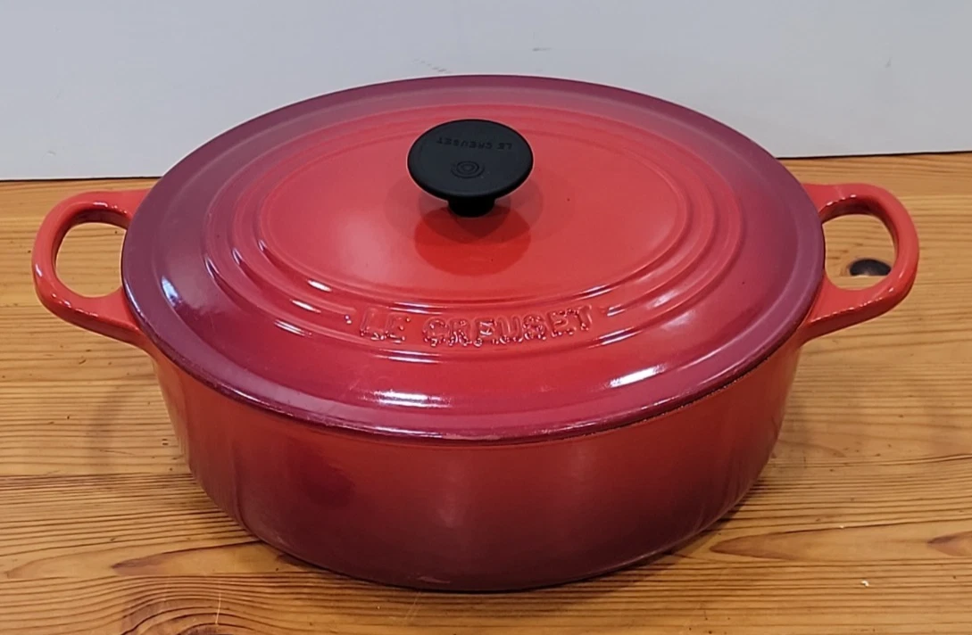 Le Creuset Enamel Cast Iron Dutch Oven #25 Double Handle Oval Red 8”x 10”