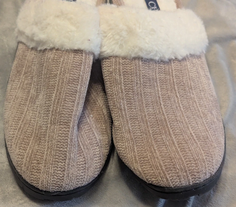 Chaps By Ralph Lauren Slippers Faux Fur Lined Rose Beige Sweater Design  L 8-9 - Image 3 of 4