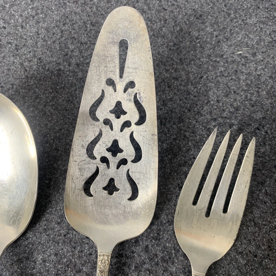 National Silver Co. KES Inauguration Floral Silverplate Spoon, Fork & Pie Server - Image 4 of 4