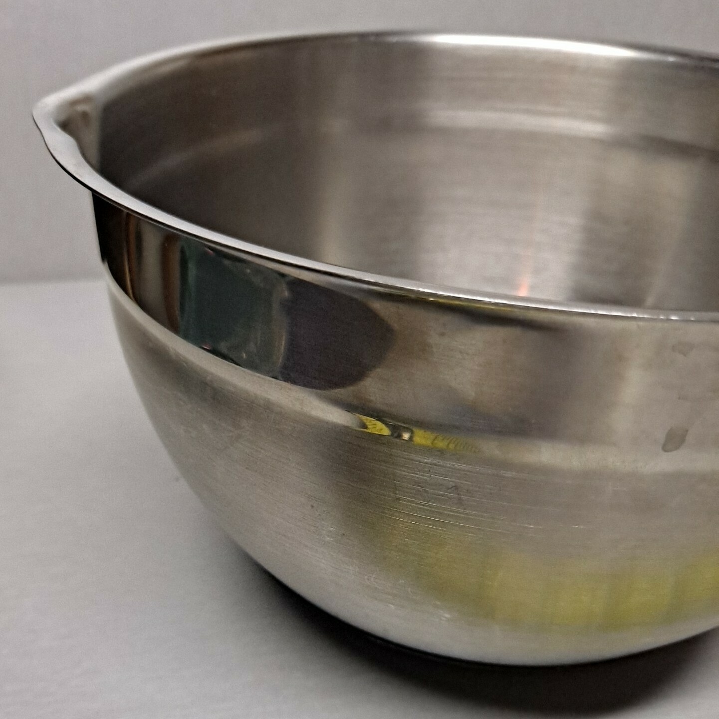 Kirkland Signature Stainless 3 qt Mixing Bowl w/ Rubber Grip Bottom
