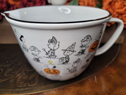New Halloween  🎃 Peanuts Snoopy Kitchen Mixing Batter Bowl  Charlie Brown - Picture 1 of 6