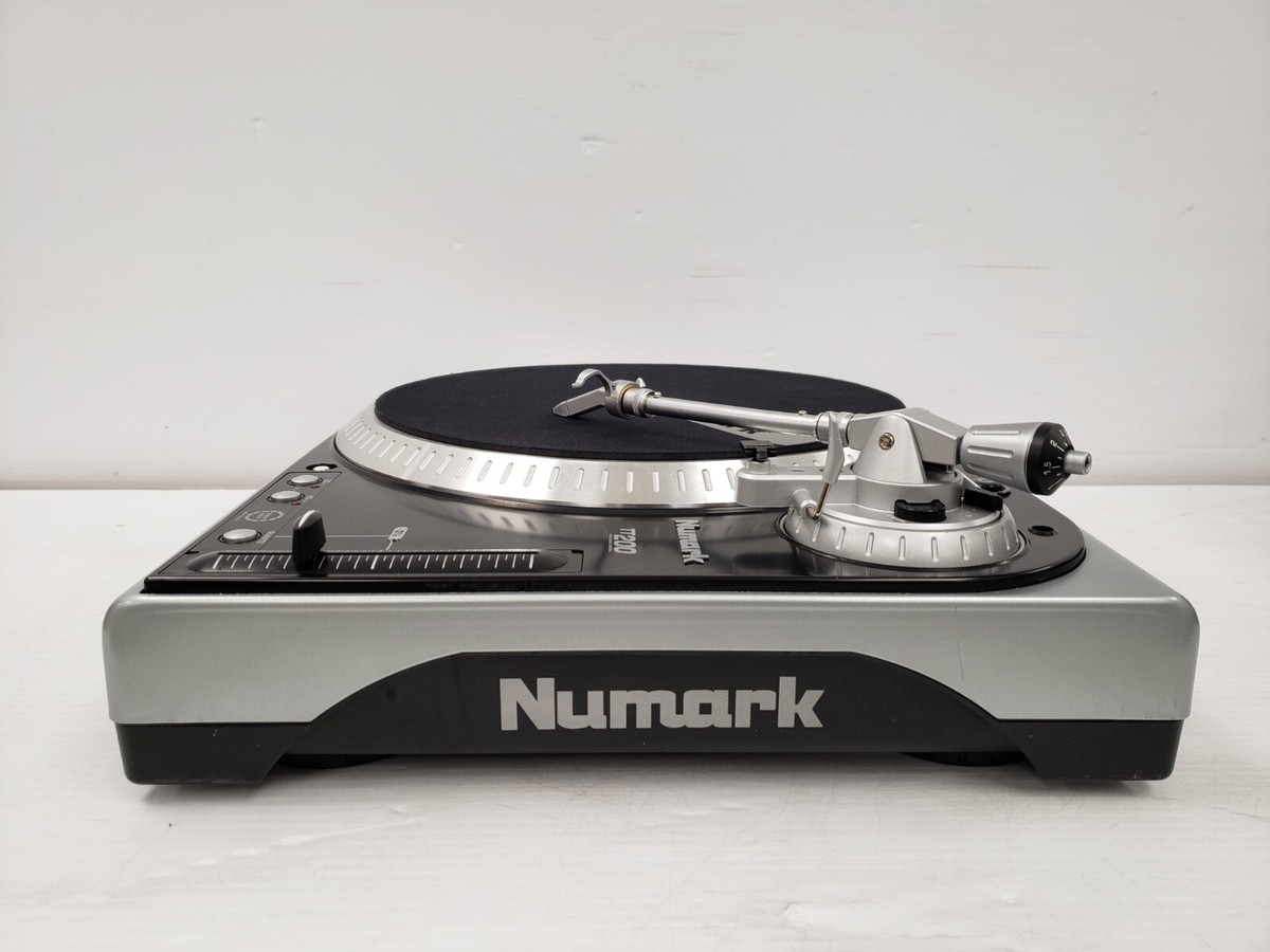 Numark TT-200 ダイレクトドライブ Vestaxスリップマット付き Numark TT-200 ダイレクトドライブ Vestaxスリップマット付き